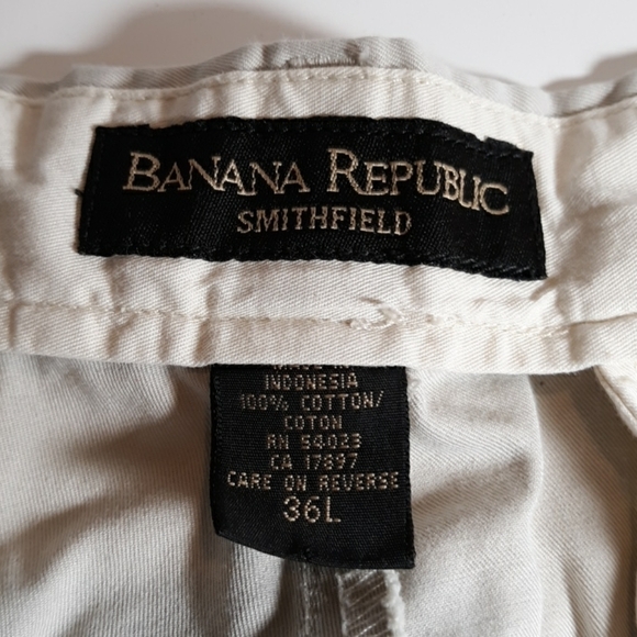 Banana Republic chicos khakis 36L - Picture 2 of 4